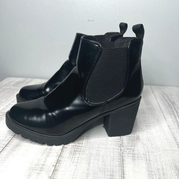 Halston Vegan Leather Heeled Platform Chelsea Boots - Size 8 - Picture 3 of 11